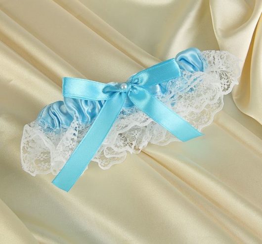 Подвязка невесты белая с голубым декором