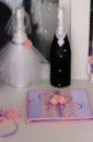 Оформление бутылок шампанского "Жених" и "Невеста" в сиреневом и розовом цвете за пару (2 шт) .