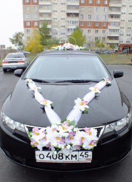 Аренда комплетка свадебного украшения на авто