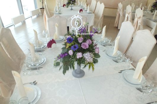 Номерки из белого оргстекла ( акрила) на столы для рассадки гостей на свадьбе