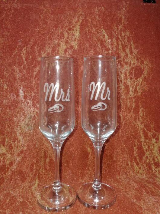 Бокалы для шампанского с гравировкой Mr  Mrs (пара)